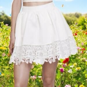 Express off White ivory Crochet Lace Mini Skirt Size 0